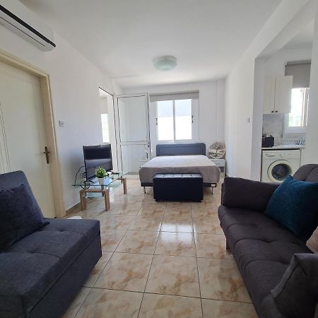Laertis 2 Complex, Studio Apartment 106 - By Imh Travel & Tours Paphos Exterior foto
